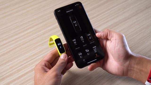 Galaxy Fit | Galaxy Fit ⓔ - Smartband giá phải chăng của Samsung смотреть онлайн