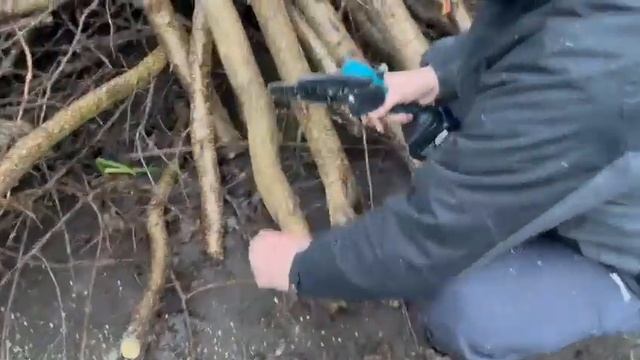 Бесщеточная аккумуляторная цепная пила VALYA SOVA MAS-119 смотреть онлайн