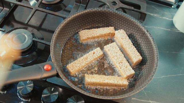 ПРОСТЫЕ И ВКУСНЫЕ ГРЕНКИ! Дешевый рецепт быстрой закуски на вечер за 100 рублей