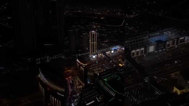 Поднялся на Башню Burj Khalifa 124 этаж смотровая. Стоит от 50$ с человека.Если экскурсия то от 100