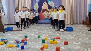 Детская спортивная эстафета по сборе