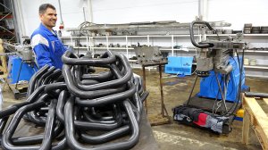 Серийная гибка черной стальной трубы D45х3 мм на ЧПУ трубогибе MASTER
