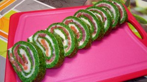 Изумрудный рулет со шпинатом и красной рыбой