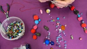 КАК СДЕЛАТЬ ЛОСКУТНЫЕ БУСЫ ДЛЯ НАРОДНОГО КОСТЮМА