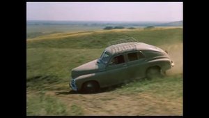 Выйти замуж за капитана (1985) car chase scene