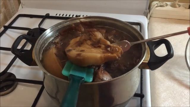 Грудинка, соленая в луковой шелухе. смотреть онлайн