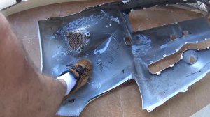 Два простых способа починить бампер при помощи фена или горячей воды