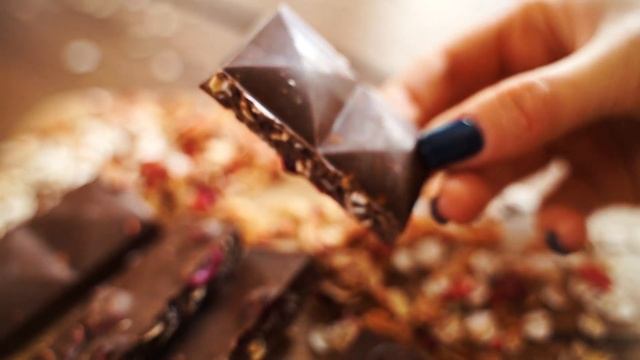 Новинки осени! Молочный и темный шоколад с проростками смотреть онлайн