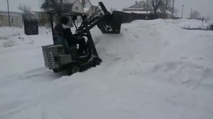 Самодельный мини погрузчик бортоповоротный, уборка снега