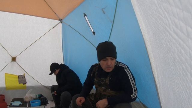 Очередная попытка порыбачить. В конце все-таки на жерлицу попалась щучка.