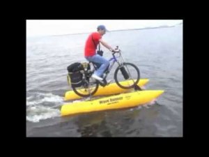 Мотовелосипеды амфибии КОМЕТА плывут на остров