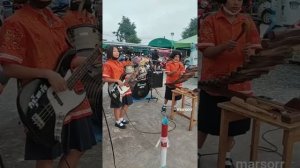 просто тайская музыка. на рынке