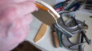 Как восстановить сильно разбитый край ракетки для настольного тенниса.Ремонт ракетки.