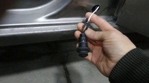 Lada Granta, как поставить концевики дверей.