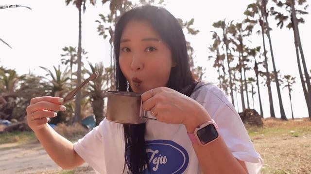 여자 둘이서 캠핑 여행🌴 비행기+버스 대중교통 뚜벅이 백패킹 / 🔥일몰이 예쁜 야자수 아래서 술 먹방 (with.빅바디) / 캠핑장추천 / 캠핑용품