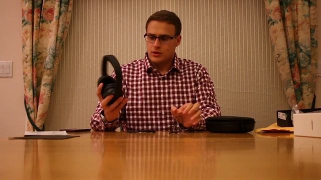 Unboxing and Review of the Bose QuietComfort 35 Noise-Canceling Headphones смотреть онлайн