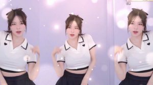 Cute Asian Girl DAnce