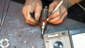 Моторчик от рулевой рейки  TOYOTA, проточка коллектора и замена щёток.