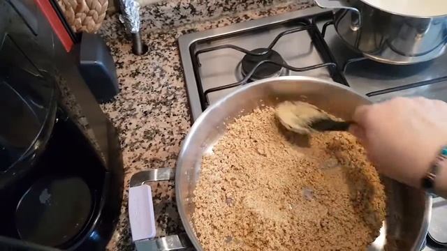 Халва из манки по турецки.Турецкий десерт "ирмик хелваси". İrmik helvasi tarifi смотреть онлайн