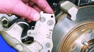 Снятие и замена передних тормозных колодок ВАЗ 2108, 2109, 21099