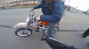 Реакция людей на ПИТБАЙК - Парень в ШОКЕ от мотоцикла.mp4.mp4
