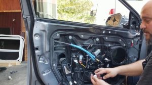 Как достать окно в Хундай