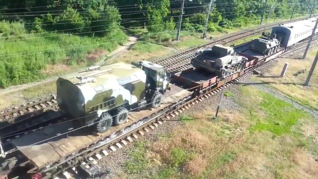 Ростов  Россия  Эшелон военной техники по пути в Украину  6 06 2015 смотреть онлайн