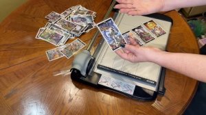 Я ламинирую свою колоду Таро "Царство фентези" для ритуалов