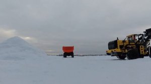 Испытание LEGO Technic 42030 Volvo L350F зимой.