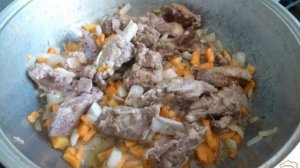 Овощное рагу со свиными ребрами