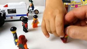 Полицейская машинка поймала грабителей банка Видео для детей Police car toys video