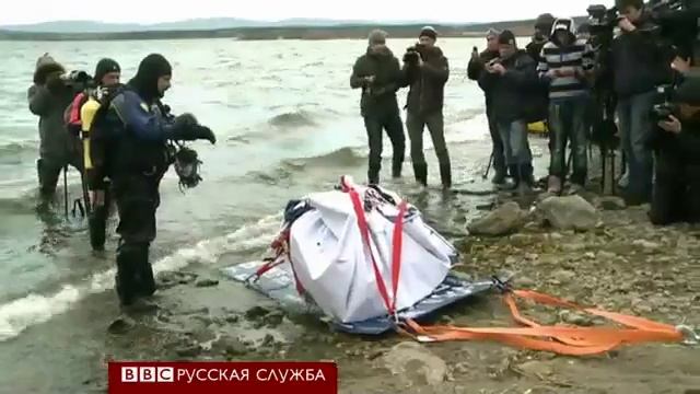 В Челябинской области подняли метеорит со дна озера Чебаркуль смотреть онлайн