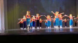 Танец "Коротышки" и финал концерта.