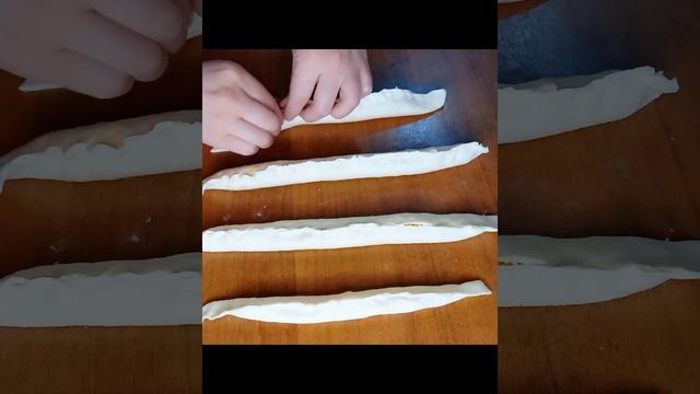 Слоеный пирог с сыром.Казакша рецепт.
Ірімшікпен қатпарлы бәліш
