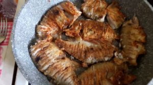 ЖАРЮ ГУСТЁРОК И ЛЕЩЕЙ. ГОТОВЛЮ КАРТОФЕЛЬ НА ГАРНИР.