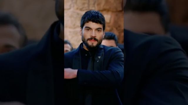 Miran se queda sorprendido viendo a reyyan con el vestido de novia #hercai #miran #reyyan