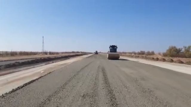 Устройство нижнего слоя основания ЩПС С4. ПК 324+00-330+00. Дата 01.10.2020 г. смотреть онлайн