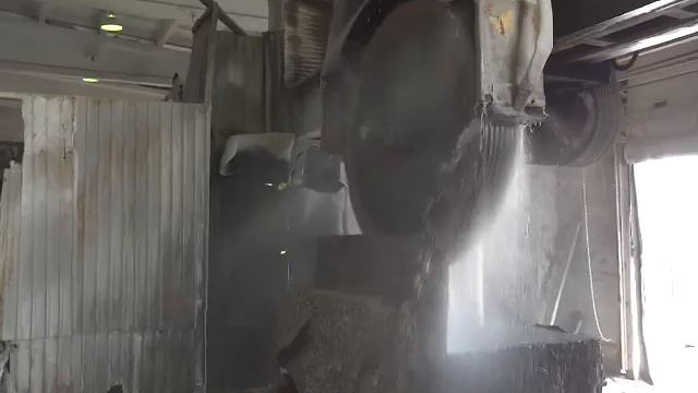 Распиловочный станок HSQ 3500 (www.domkam.ru) смотреть онлайн