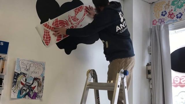 Spider man graphic applied that was cut with the silhouette смотреть онлайн