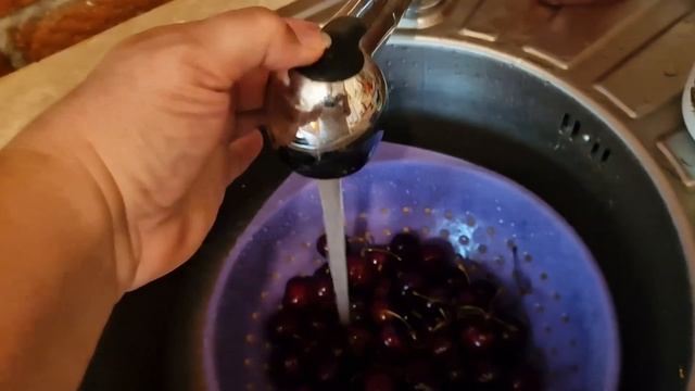 Эстония.Дачный блог.Привезли вагонку и рейки.Вешаем лампы у мамы в комнате.Расстроилась.Влог