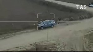 БПЛА-камикадзе уничтожает военную технику ВСУ