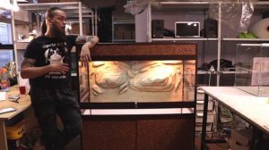 Нихрена себе! Вот это жилище! Террариум из алюминиевого профиля с тумбой на колёсиках.