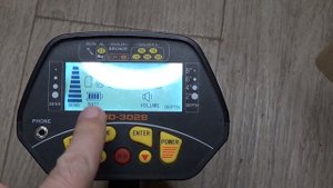 вкл - выкл подсветку. Металлоискатель MD 3028.