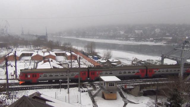 Электропоезд ЭР9ПК-60 на мосту через р. Дон смотреть онлайн
