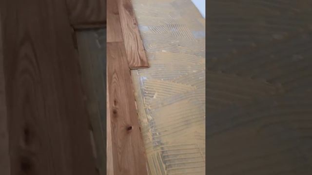 Монтаж на стяжку , трёхслойная Паркетная доска