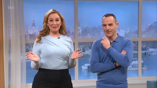 Martin Lewis Celebrates 21 Years On The Show & Fulfils His Bucket List Dream | This Morning смотреть онлайн