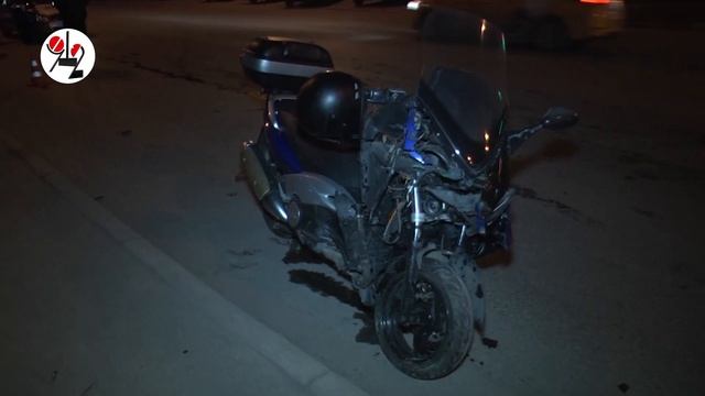 Автонеофитка при развороте срубила скутериста смотреть онлайн