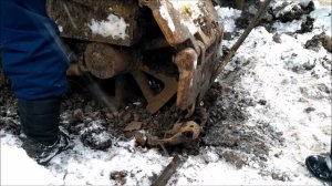 Старый экскаватор Драглайн эо 5111б. Украли фару. Снимаем колесо гусеницы в ремонт.