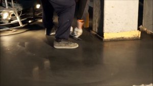 Технология затирки поверхности промышленных полов около швов HCJ Cosinus Slide