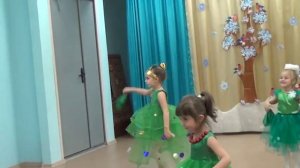Танец ёлочек, новый год 2016 в саду
